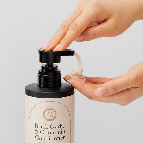 Daeng Gi Meo Ri Black Garlic And Curcumin Conditioner 500ml