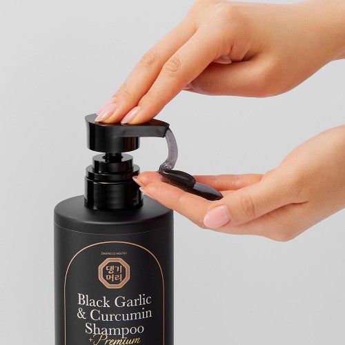 Daeng Gi Meo Ri Black Garlic And Curcumin Shampoo 50ml