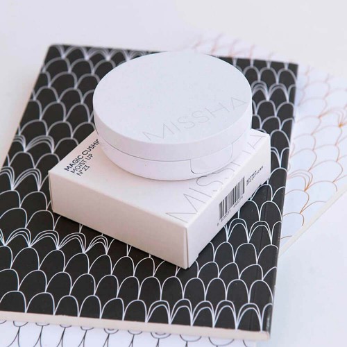 MISSHA Magic Cushion Moist Up #21 Light Beige