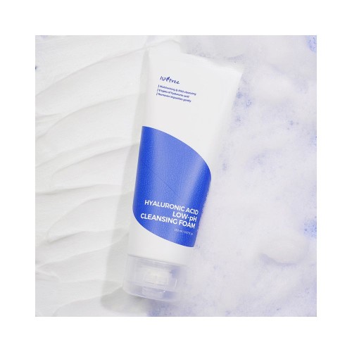 Isntree Hyaluronic Acid Low-Ph Cleansing Foam