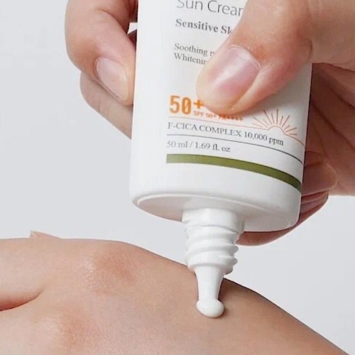 Mary&May CICA Soothing Sun Cream SPF50+ PA++++